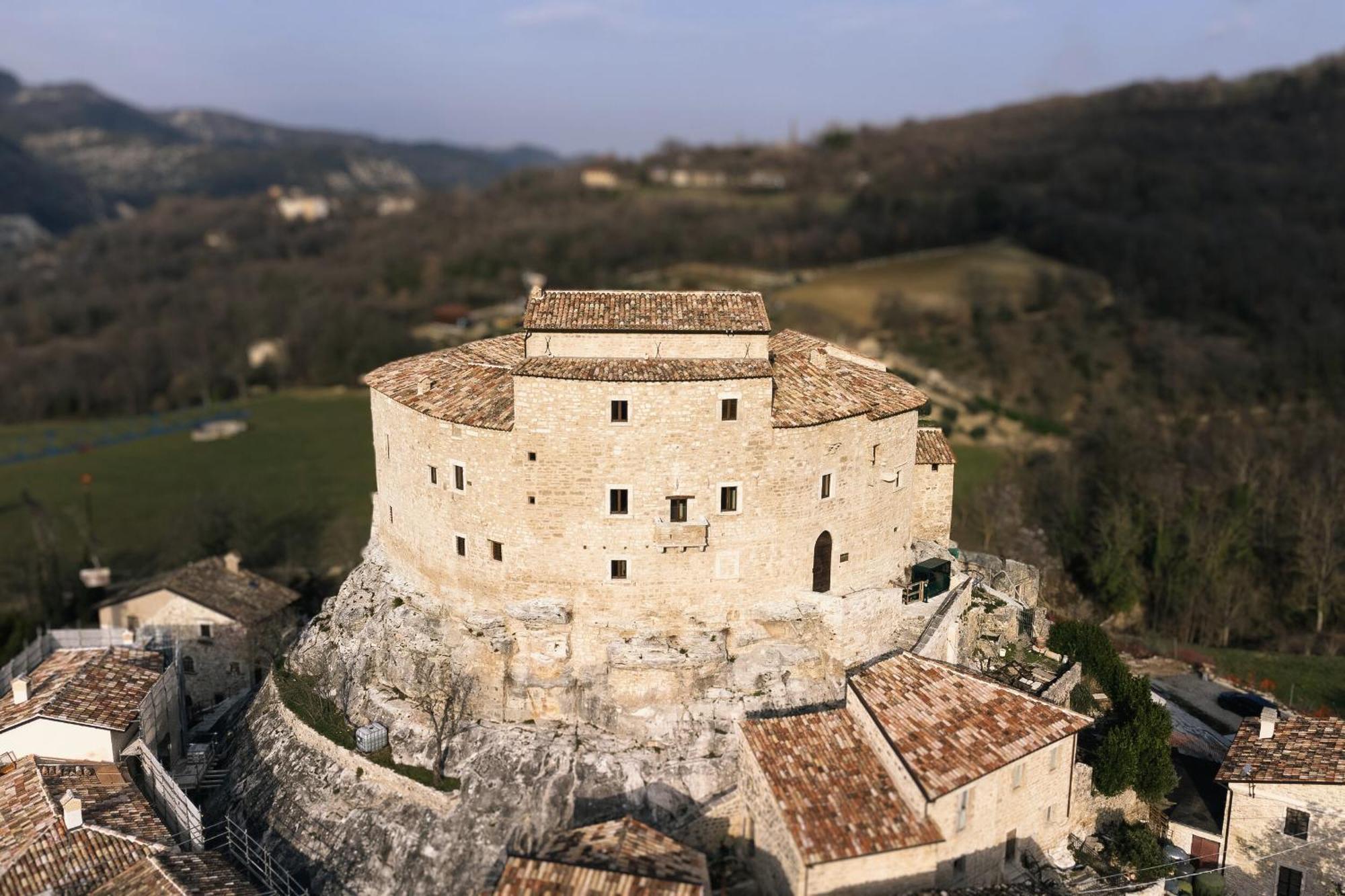 Castel Di Luco Hotel Акуасанта Терме Екстериор снимка