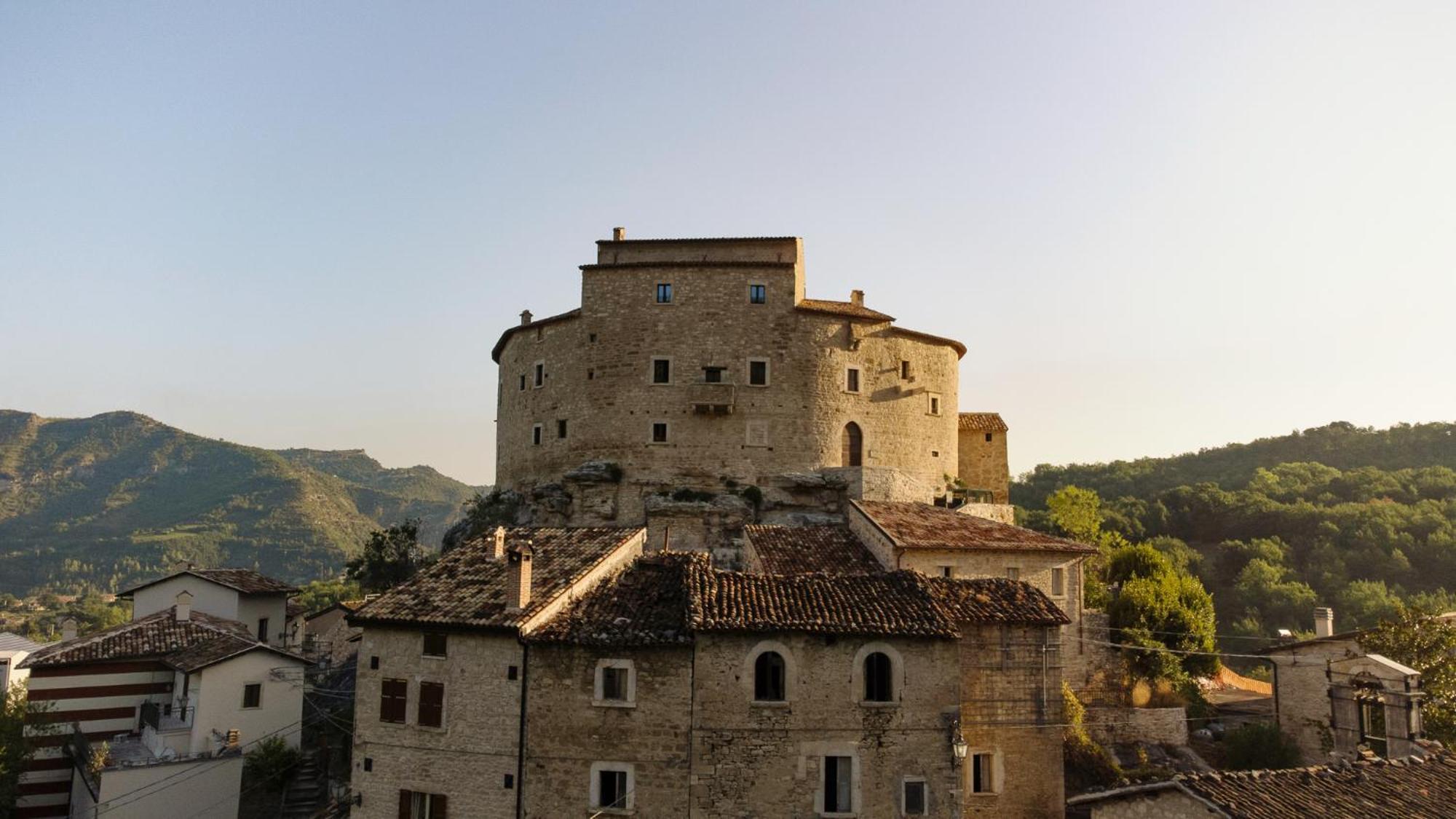 Castel Di Luco Hotel Акуасанта Терме Екстериор снимка