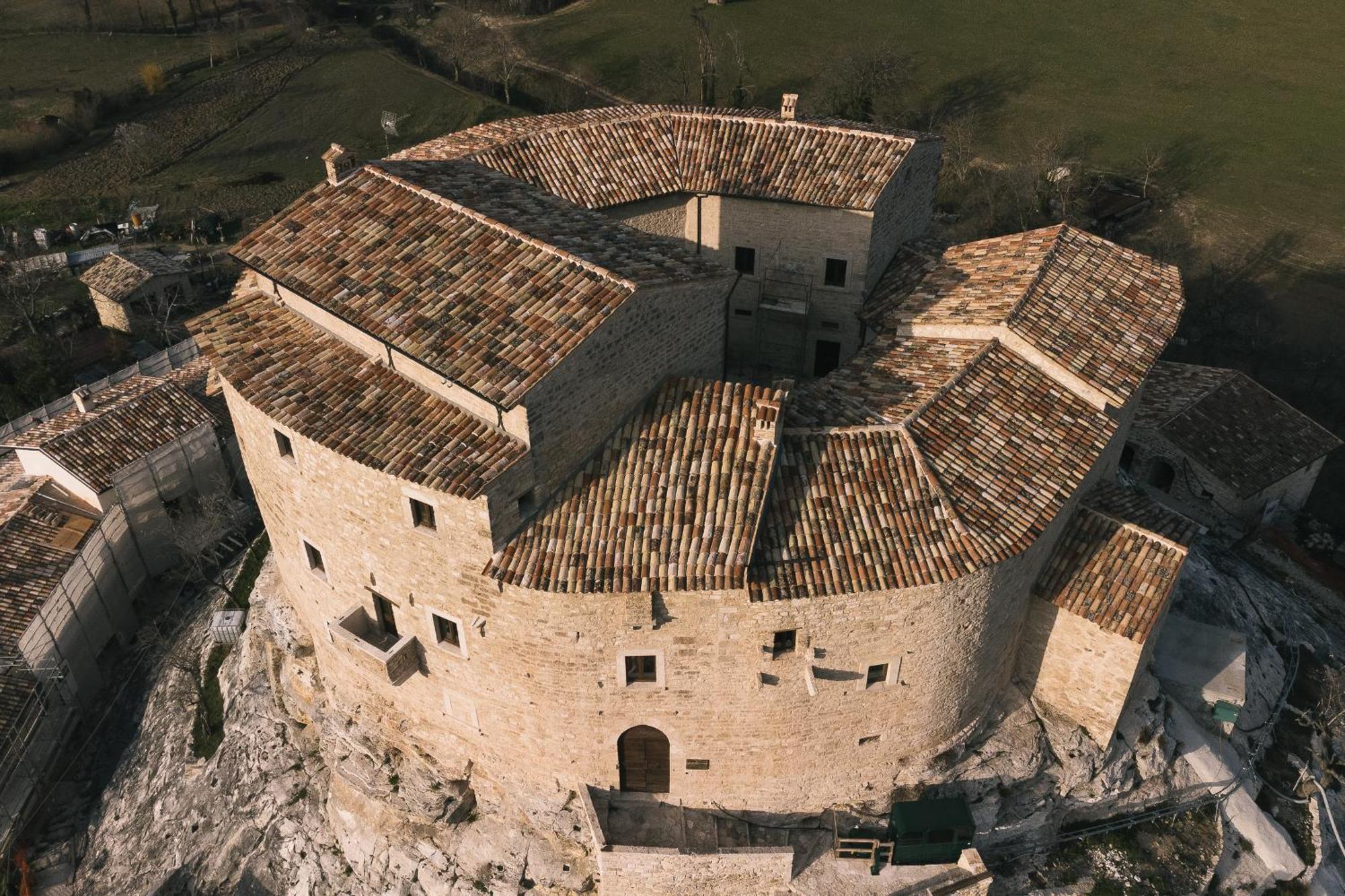 Castel Di Luco Hotel Акуасанта Терме Екстериор снимка